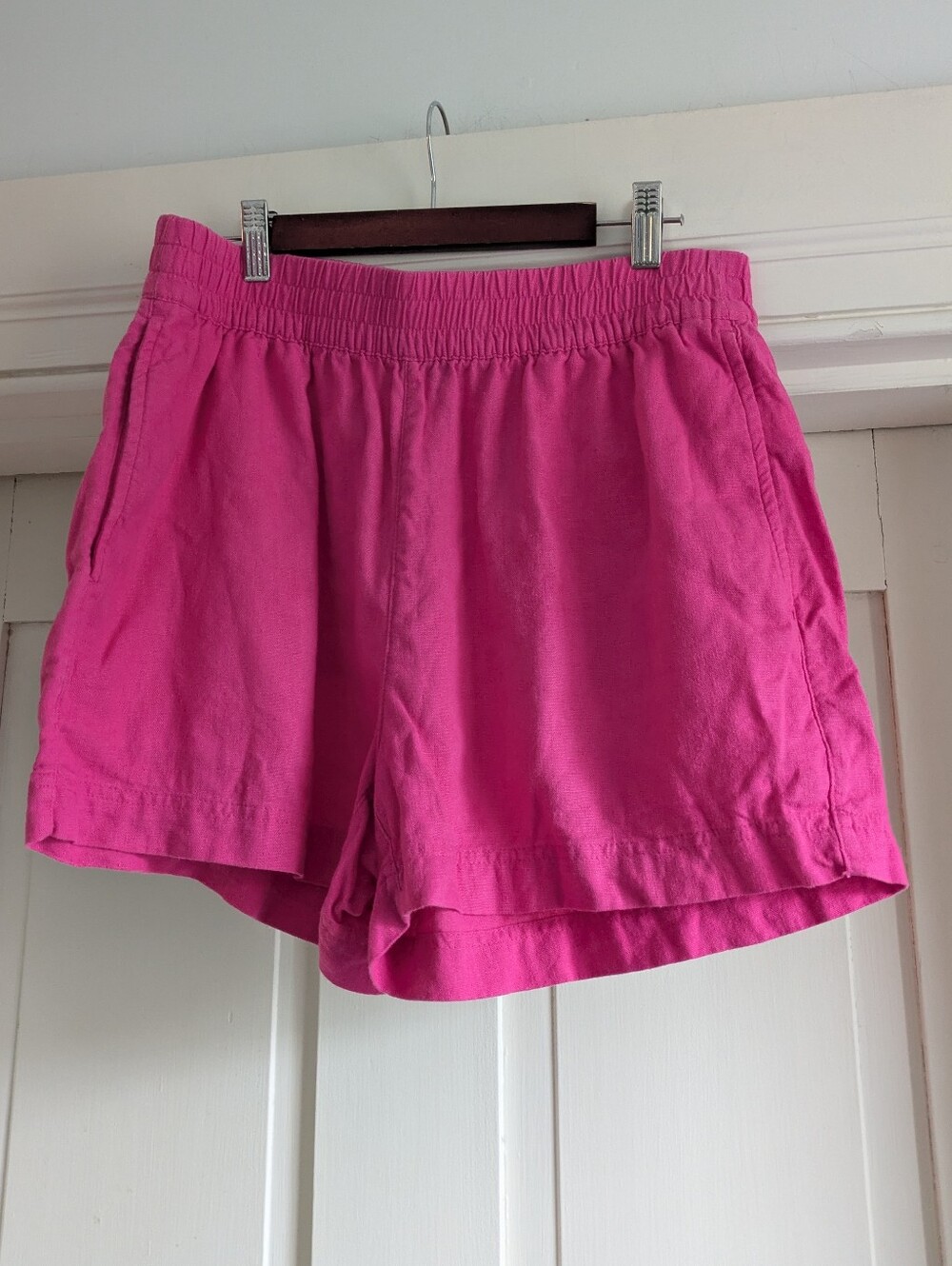 Old Navy Pink Linen Shorts w/ Two Side & Two Back Pockets- M